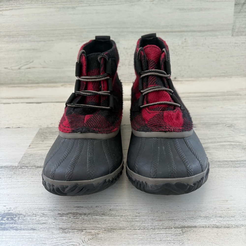 Sorel Red and Black Ankle Boots - Picture 6 of 10